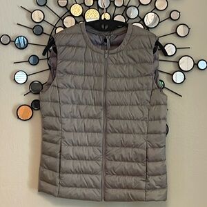 Uniqlo Ultra Light Down Puffy Vest